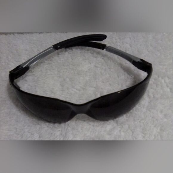 Fastenal Body Guard Black Wrap Safety Sunglasses BZ87+” - Picture 5 of 6